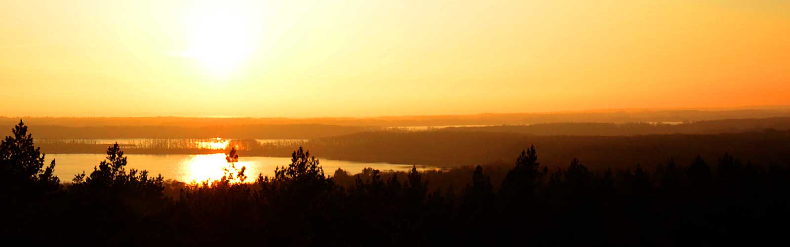 Blick vom Käflingsberg Turm über die Mecklenburgische Seenplatte